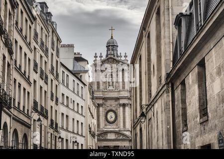 Malerischer Blick auf Kirche Eglise Saint-Paul-Saint-Louis, Paris, Frankreich Stockfoto