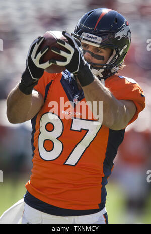 Denver Broncos wide receiver Eric Decker bei Sports Authority Feld wärmt an der Meile hoch in Denver am 29. September 2013. Denver ist eine von sieben ungeschlagenen Teams in der NFL. UPI/Gary C. Caskey Stockfoto