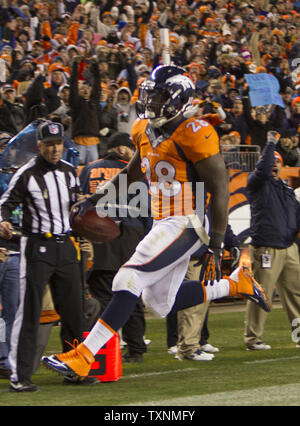 Denver Broncos zurück laufen Montee Ball Kerben auf einem 8-Yard-run gegen die Kansas City Chiefs im dritten Quartal bei Sports Authority Feld an der Meile hoch am 17. November 2013 in Denver. Denver (9-1) beat undefeated Kansas City (9-1) 27-17. UPI/Gary C. Caskey Stockfoto