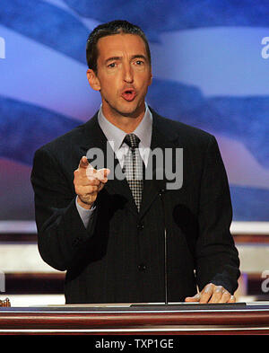 Ron Reagan, Sohn des ehemaligen Präsidenten Ronald Reagan, spricht bei der Democratic National Convention in Boston am 27. Juli 2004. (UPI Foto/Terry Schmitt) Stockfoto