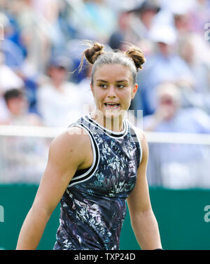 Eastbourne, Großbritannien. 25. Juni 2019. Maria Sakkari Griechenlands sieht gegen Johanna Konta Großbritannien frustriert während der zweiten Runde der Natur Tal internationalen Tennisturnier in Devonshire Park in Eastbourne statt. Foto: Simon Dack/Alamy leben Nachrichten Stockfoto