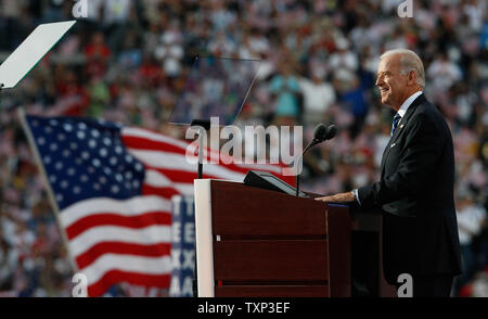 Demokratische Vizepräsidentenanwärter Senator Joe Biden (D-DE) spricht bei der Democratic National Convention 2008 bei Invesco Field in Denver, Colorado, am 28. August 2008. Demokratische Präsidentschaftskandidaten Senator Barack Obama (D-IL) hat seine Dankesrede später. (UPI Foto/Brian Kersey) Stockfoto