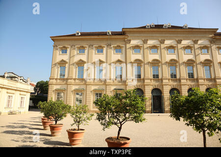 Vorderansicht des Palais Liechtenstein in Wien Stockfoto