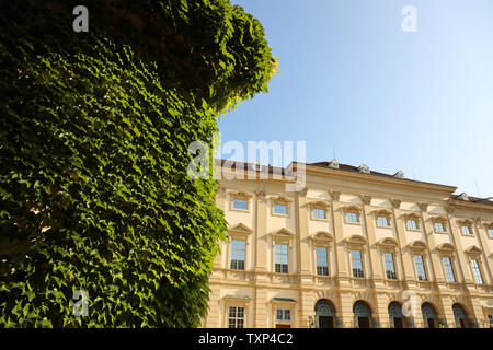 Vorderansicht des Palais Liechtenstein in Wien Stockfoto