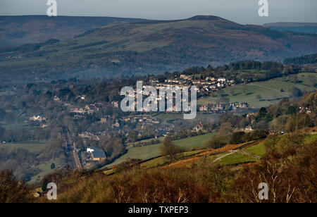 Hathersage und Win Hill, der Derwent Valley (von der Kante der Bole Hill Steinbruch) Stockfoto