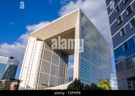 Paris, Frankreich, 10. Juli 2018: Die Grande Arche im Stadtteil La Defense in Paris. Stockfoto