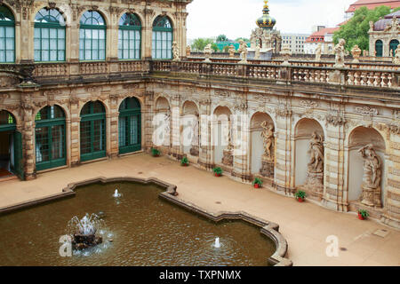 Der Brunnen Badewanne von Nymphen in Zwinger in Dresden, Deutschland Stockfoto