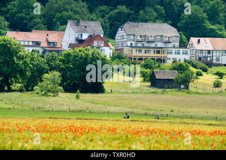 Dorf der Waldenserkirche Gewissenruh, Oberweser, obere Wesertal, Weserbergland, Nordrhein-Westfalen, Hessen, Deutschland Stockfoto