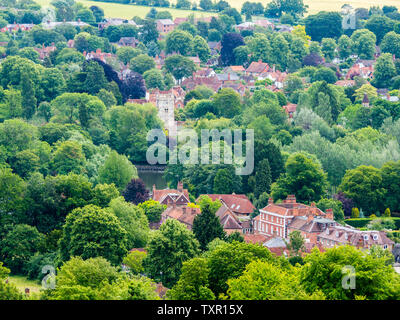 Landschaft der Themse mit Streatley näher und Goring in den Boden zurück, Berkshire, Oxfordshire, England, UK, GB. Stockfoto