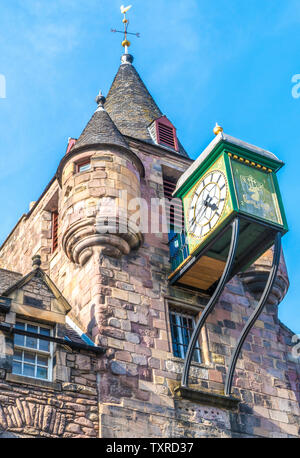 Canongate Mautstelle Wecker und Tower - Teil eines historischen Wahrzeichen, im Jahr 1591 als das Zentrum von Verwaltung und Justiz. Edinburgh, Schottland, Großbritannien. Stockfoto