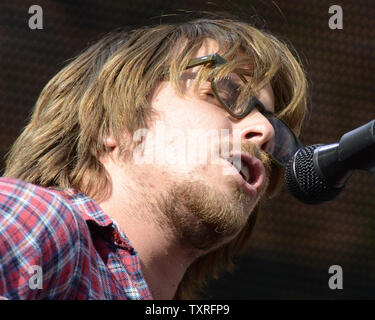 Lukas Nelson und Verheißung des Echten führt auf der Farm Aid Konzert 2012 im Hersheypark Stadium in Hershey, Pennsylvania am 22. September 2012. UPI/Archie Tischler Stockfoto