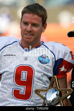 QB Carson Palmer (9) der AFC Cincinnati Bengals Lächeln nach dem "Spieler des Spiels" in der NFL Pro Bowl am Aloha Stadium in Honolulu benannt, die am 10. Februar 2007. (UPI Foto/David Allio) Stockfoto