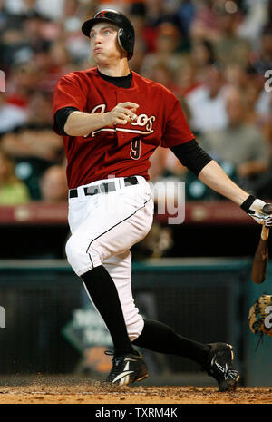 Houston Astros rechter Feldspieler Hunter Pence (9) singles zum linken Feld gegen die Boston Red Sox im siebten Inning im Minute Maid Park in Houston, Texas am 29. Juni 2008. Die Astros besiegten die Red Sox 3-2. (UPI Foto/Aaron M. Sprecher) Stockfoto