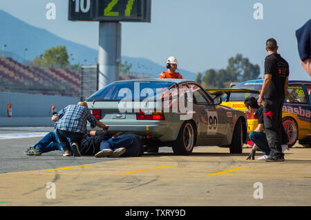 Porsche 924 in Circuit de Barcelona, Katalonien, Spanien Stockfoto