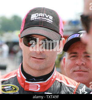 Vier mal Ziegelei 400 Sieger Jeff Gordon bereitet auf dem Indianapolis Motor Speedway am 29. Juli in Indianapolis, Indiana, 2011 zu üben. UPI/Carl Zaderej Stockfoto