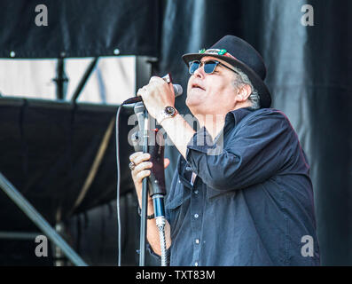 John Popper von Blues Traveler führt während einer Carb Tag Konzert, auf dem Indianapolis Motor Speedway am 25. Mai in Indianapolis, Indiana, 2018. Foto von Edwin Locke/UPI Stockfoto