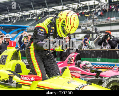Simon Pagenaud feiert nach seinem Sieg 2019 IndyCar Grand Prix, am 11. Mai 2019 in Indianapolis, Indiana. Foto von Edwin Locke/UPI Stockfoto