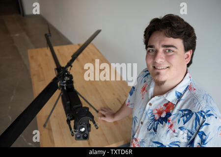 Palmer Luckey, Gründer von anduril Industrien mit ihren Lattice Ghost Drone. Anduril ist nach dem Schwert in der Trilogie Der Herr der Ringe genannt Stockfoto