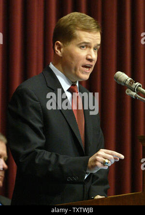 Missouri Gouverneur Matt Blunt liefert seinen jährlichen Zustand des Staates Adresse zu einer gemeinsamen Sitzung des Senats und der betriebsänderung im Haus Kammer am Missouri Capitol in Jefferson City, MO am 11. Januar 2006. (UPI Foto/Rechnung Greenblatt) Stockfoto