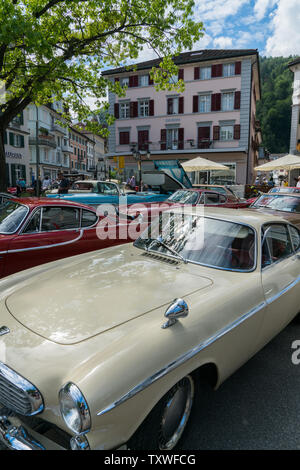 Bad Ragaz, SG/Schweiz - vom 23. Juni 2019: Rennfahrer und Gäste genießen die Oldtimer auto Ausstellung und rennen Wettbewerben an der 9. jährlichen Heidiland Cla Stockfoto