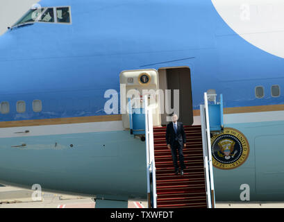 US-Präsident Barack Obama Blätter Air Force One bei seiner Ankunft zum Flughafen Ben Gurion in der Nähe von Tel Aviv, Israel, 20. März 2013. Obama wird drei Tage im Heiligen Land verbringen, bei seinem ersten Besuch als Präsident der Vereinigten Staaten von Amerika. UPI/Debbie Hill Stockfoto