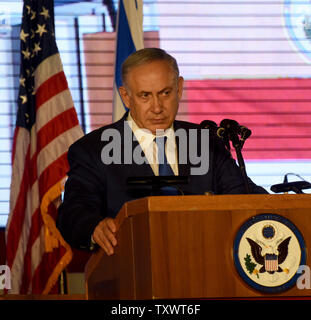 Der israelische Premierminister Benjamin Netanjahu spricht während eines Festakts zur US Independence Day in der Residenz des US-Botschafters in Israel Dan Shapiro, nicht gesehen, in Herzliya, in der Nähe von Tel Aviv, Israel, 30. Juni 2016. Foto von Debbie Hill/UPI Stockfoto