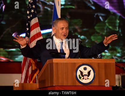 Der israelische Premierminister Benjamin Netanjahu spricht während eines Festakts zur US Independence Day in der Residenz des US-Botschafters in Israel Dan Shapiro, nicht gesehen, in Herzliya, in der Nähe von Tel Aviv, Israel, 30. Juni 2016. Foto von Debbie Hill/UPI Stockfoto