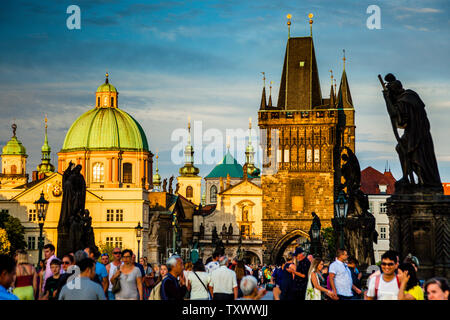 Prag citicsape von der Brücke in Prag, Hauptstadt der Tschechischen Republik gesehen Stockfoto