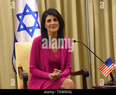 Us-Botschafter bei den Vereinten Nationen Nikki Haley spricht bei einem Treffen mit dem israelischen Präsidenten Reuven Rivlin, nicht gesehen, in seiner Residenz in Jerusalem, Israel, 7. Juni 2017. Foto von Debbie Hill/UPI Stockfoto