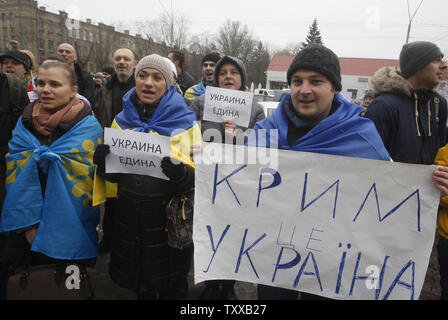 Protest gegen Russland über die Situation in der Krim auf den Platz der Unabhängigkeit in Kiew am 2. März 2014. UPI/Ivan Vakolenko Stockfoto