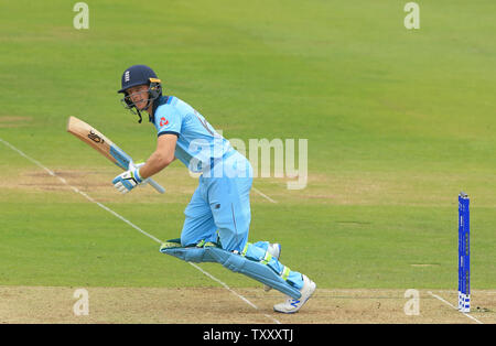 London, Großbritannien. 25. Juni 2019. Jos Buttler von England schlagen während des England v Australia, ICC Cricket World Cup Match, an den Lords in London, England. Credit: Cal Sport Media/Alamy leben Nachrichten Stockfoto