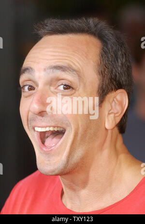 Hank Azaria kommt an der Weltpremiere von "The 40 year-old Virgin" August 11, 2005, in Los Angeles. (UPI Foto/John Hayes) Stockfoto