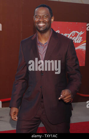 Sänger Brian McKnight kommt an der zehnten jährlichen Soul Train Lady of Soul Award in Pasadena, Kalifornien, 7. September 2005. Syndicated Television Awards würdigt die Leistungen der weiblichen Aufnahme Künstlerinnen und Künstler in den Bereichen Soul, R&B, Hip-Hop, Rap und Gospel. (UPI Foto/Jim Ruymen) Stockfoto