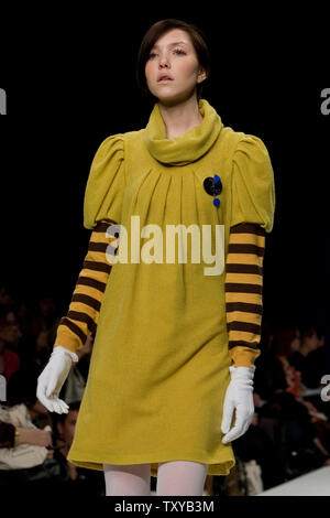10-15 Februar 2008, London Fashion Week, Sammlung von Eley Kishimoto Stockfoto
