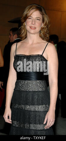 Schauspielerin Robin Weigert, ein Ensemble in der motion picture Drama "der gute Deutsche", kommt für die Premiere des Films im Egyptian Theatre in Hollywood" in Los Angeles am 4. Dezember 2006. Der Film unter der Regie von Steven Soderbergh wird in Berlin nach dem zweiten Weltkrieg eingestellt. (UPI Foto/Jim Ruymen) Stockfoto