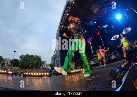 BARCELONA - 18. Mai: Danna Paola (Sängerin und Schauspielerin) führt im Konzert an Primavera Pop Festival am 18. Mai 2019 in Barcelona, Spanien. Stockfoto
