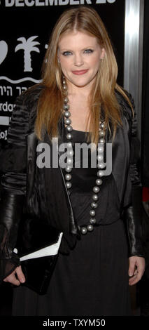 Natalie Maines (L), der auch für die Dixie Chicks als Gäste kommen für die Premiere der motion picture Drama 'Rocky Balboa', am Grauman's Chinese Theater in Hollywood" in Los Angeles am 13. Dezember 2006. (UPI Foto/Jim Ruymen) Stockfoto