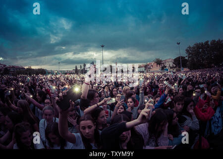 BARCELONA - Mai 18: Die Masse in einem Konzert in der Primavera Pop Festival am 18. Mai 2019 in Barcelona, Spanien. Stockfoto