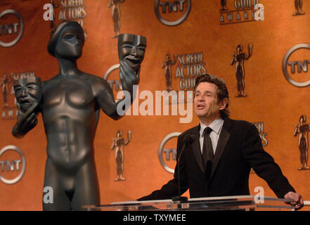 SAG-Präsident Alan Rosenberg spricht bei der Bekanntgabe der 13. jährlichen Screen Actors Guild Awards Nominierungen in West Hollywood, Kalifornien am 4. Januar 2007. (UPI Foto/Phil McCarten) Stockfoto