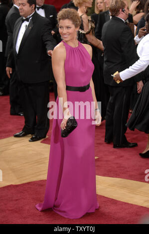 Schauspielerin Jessica Biel kommt für die 79. jährlichen Academy Awards im Kodak Theater in Hollywood, Kalifornien, die am 25. Februar 2007. (UPI Foto/Phil McCarten) Stockfoto