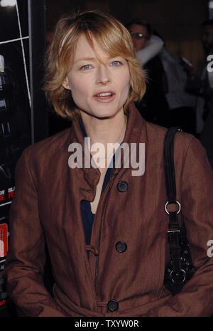 Schauspielerin Jodie Foster kommt als Gast für die Premiere der motion picture Krimi "Die Suche" auf dem Egyptian Theatre in Hollywood" in Los Angeles am 20. März 2007. (UPI Foto/Jim Ruymen) Stockfoto