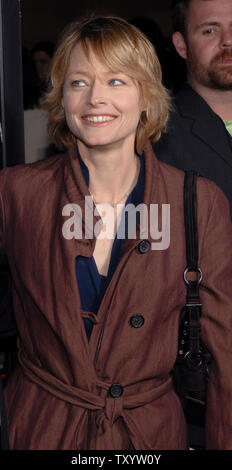 Schauspielerin Jodie Foster kommt als Gast für die Premiere der motion picture Krimi "Die Suche" auf dem Egyptian Theatre in Hollywood" in Los Angeles am 20. März 2007. (UPI Foto/Jim Ruymen) Stockfoto