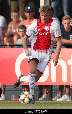 25. Juni 2019 Oldenzaal, Netherlans Fußball Ajax-v Quick 20 L-R: Dennis Johnsen von Ajax Stockfoto