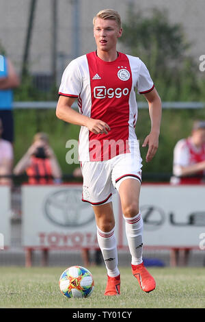 25. Juni 2019 Oldenzaal, Netherlans Fußball Ajax-v Quick 20 L-r: Perr Schuurs von Ajax Stockfoto