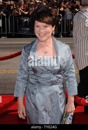 Warf Mitglied Imelda Staunton besucht die Premiere des Motion Picture dramatische fantasy Harry Potter und der Orden des Phoenix" am Grauman's Chinese Theater in Hollywood" in Los Angeles am 8. Juli 2007. (UPI Foto/Jim Ruymen) Stockfoto