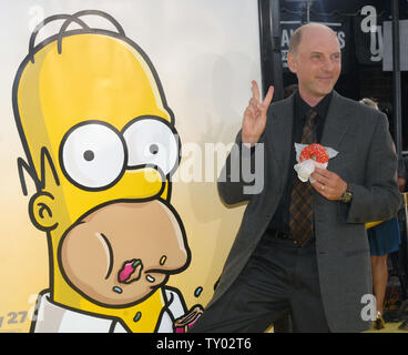 Dan Castellaneta, die Stimme von Homer Simpson in der animierten motion picture Komödie "Die Simpsons - Der Film", bei der Premiere des Films im Westwood Abschnitt von Los Angeles am 24. Juli 2007 eintrifft. (UPI Foto/Jim Ruymen) Stockfoto