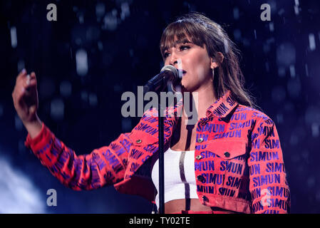 BARCELONA - 18. Mai: Aitana (Sänger von Operacion Triunfo anzeigen) führt im Konzert an Primavera Pop Festival am 18. Mai 2019 in Barcelona, Spanien. Stockfoto