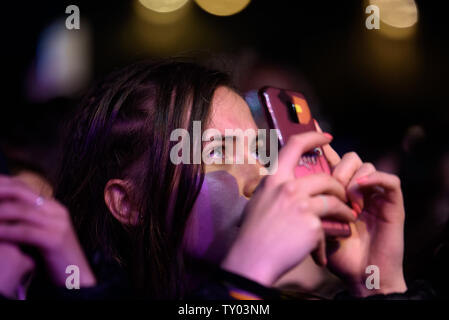 BARCELONA - Mai 18: Die Masse in einem Konzert in der Primavera Pop Festival am 18. Mai 2019 in Barcelona, Spanien. Stockfoto