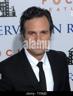 Schauspieler Mark Ruffalo kommt bei der Premiere von "Reservation Road" in Los Angeles am 18. Oktober 2007. Ruffalo co-stars in diesem Film mit Jennifer Connelly und Joaquin Phoenix. (UPI Foto/Scott Harms) Stockfoto