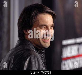 Schauspieler Olivier Martinez besucht die Premiere des Motion picture Krimi "American Gangster", in Los Angeles am 29. Oktober 2007. (UPI Foto/Jim Ruymen) Stockfoto